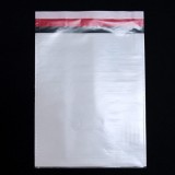 Envelopes plásticos com lacres de segurança em